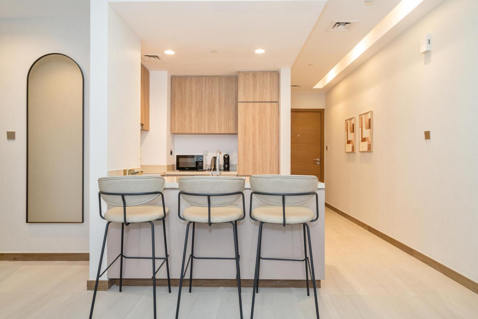 Designer 1br Missoni Newly Built And Fully Equipped Apartment Dubai